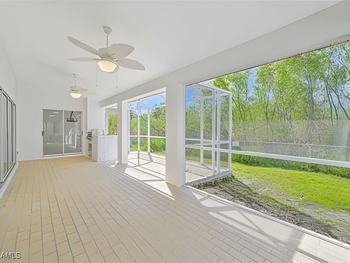 Building Photo - 3832 Sabal Springs Blvd