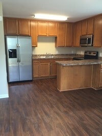Building Photo - Newly Renovated 1 bedroom/1 bath in Williamsburg
