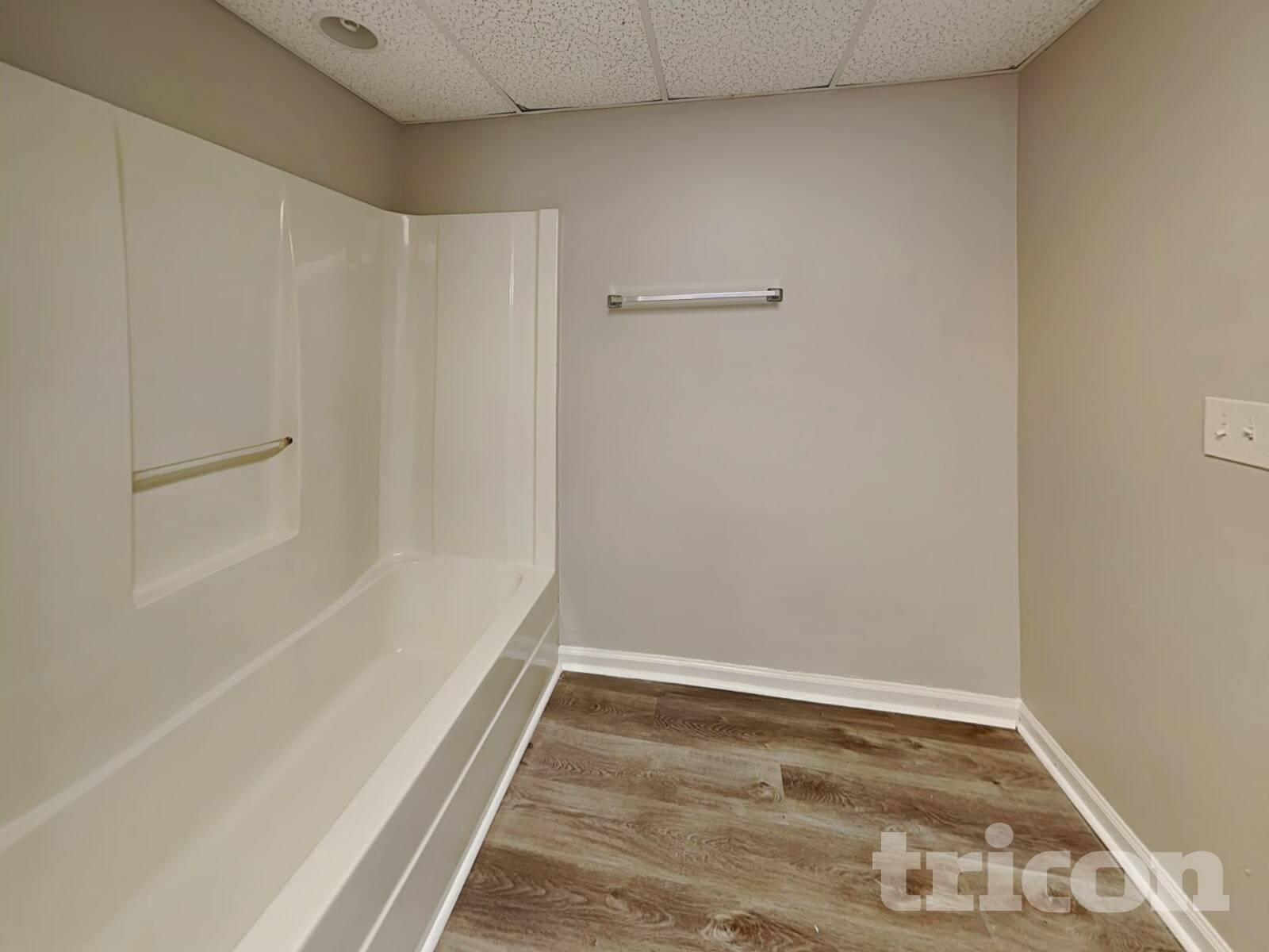 Building Photo - 132 Diamond Ct