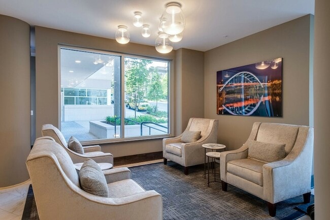 Building Photo - 20 Rutledge St