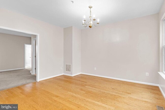 Building Photo - 626 Tailgate Terrace