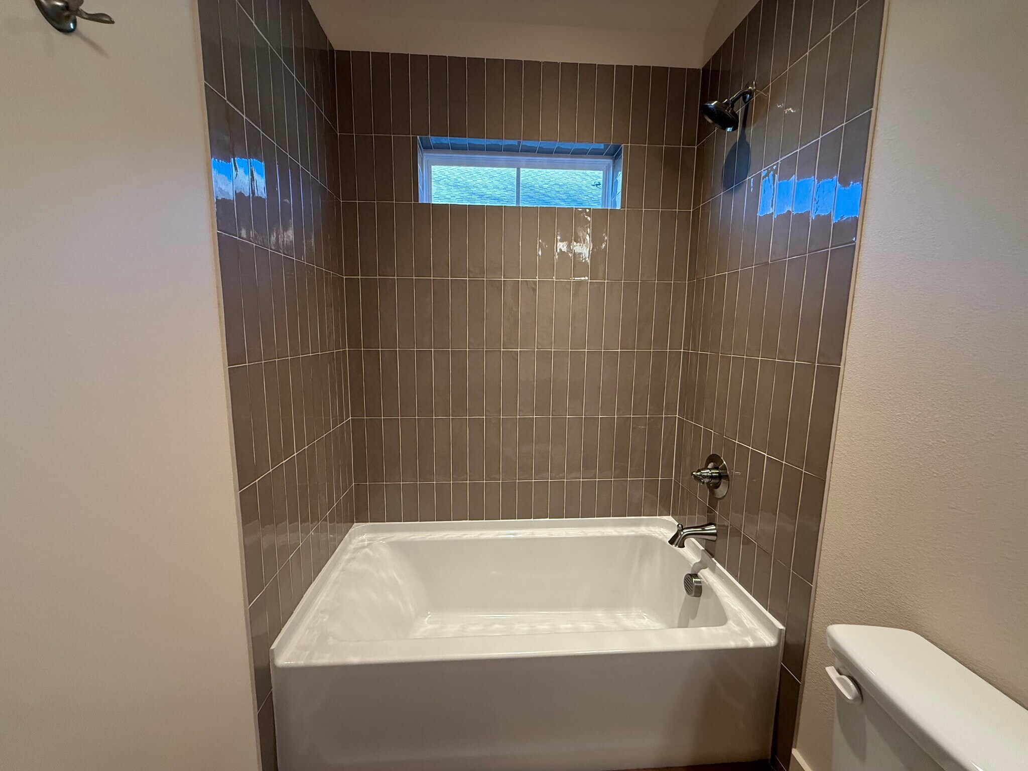 Building Photo - 104 Kirkland St