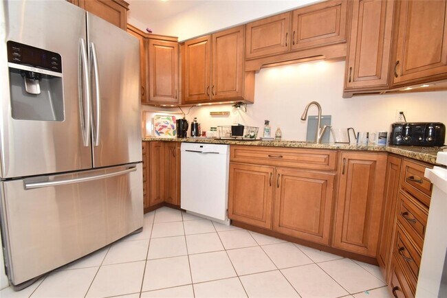 Building Photo - 1512 Pelican Point Dr