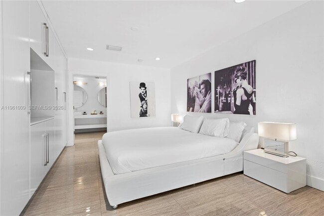 Building Photo - 253 N Coconut Ln