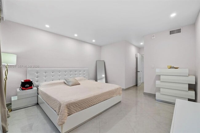 Building Photo - 19390 Collins Ave