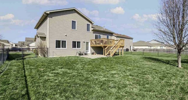 Building Photo - 4 Bdrm/3Bath Single Family Home