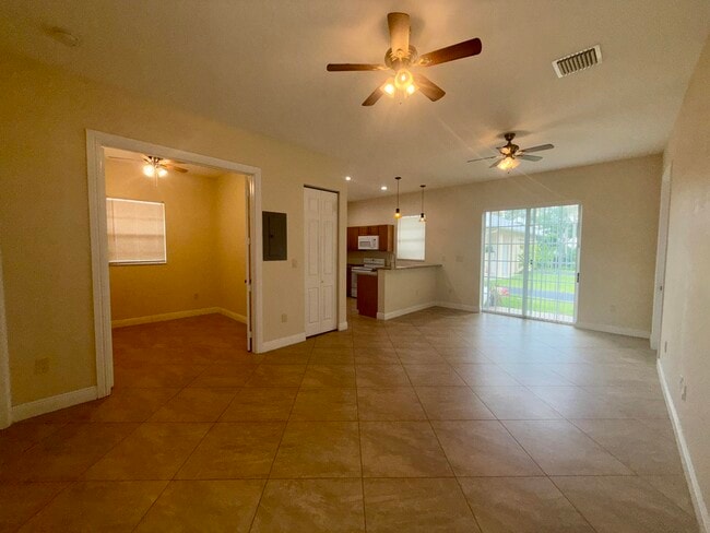 Building Photo - 12094 Citrus Grove Blvd