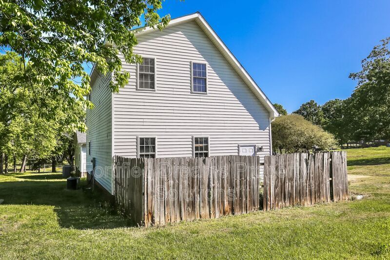 Building Photo - 4330 Alamance Rd