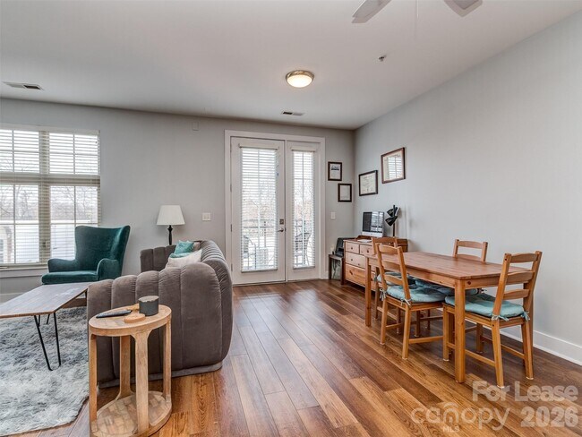 Building Photo - 1101 W 1st St