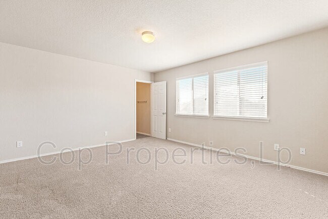 Building Photo - 12638 Red Maple Way