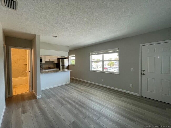 Building Photo - 661 Hernando St