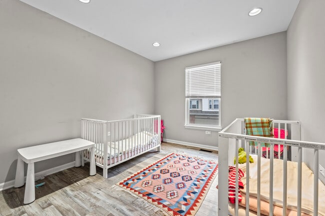 Building Photo - 2987 Saganashkee Ln