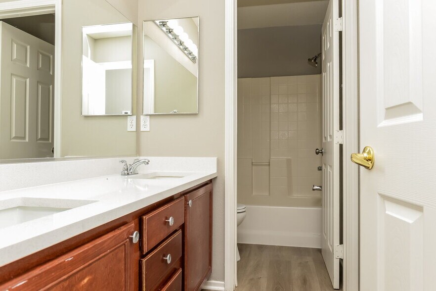 Building Photo - 6855 Relic St