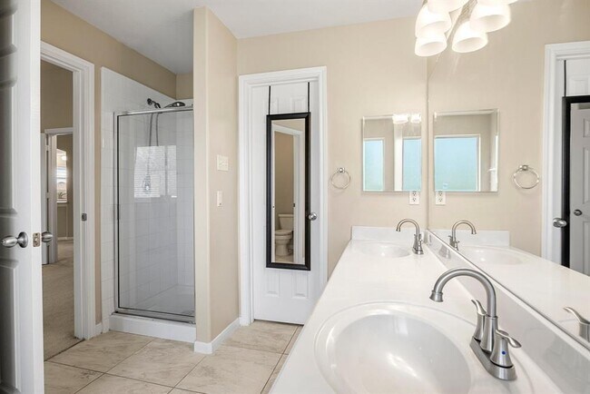Building Photo - 15615 Forest Creek Farms Dr