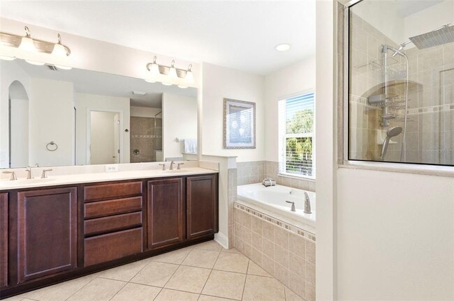 Building Photo - 2734 Silvermoss Dr