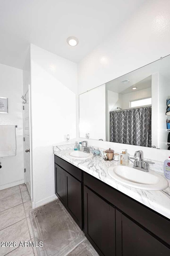 Building Photo - 40020 W Sunland Dr