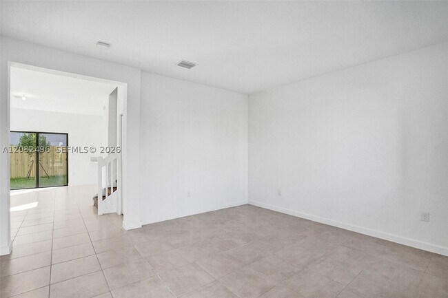 Building Photo - 2542 SE 29th Dr