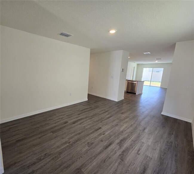 Building Photo - 35950 Sunflower Hl Dr