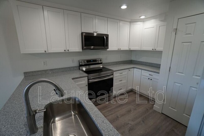 Building Photo - 7152 Depew Cir