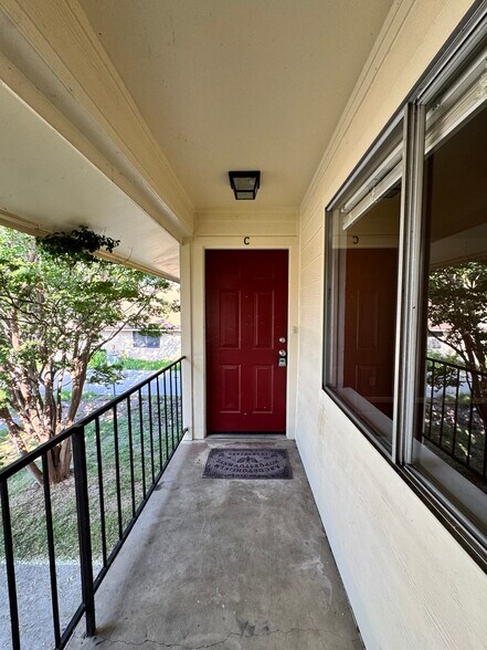 Front door - 211 W Cardinal Ln