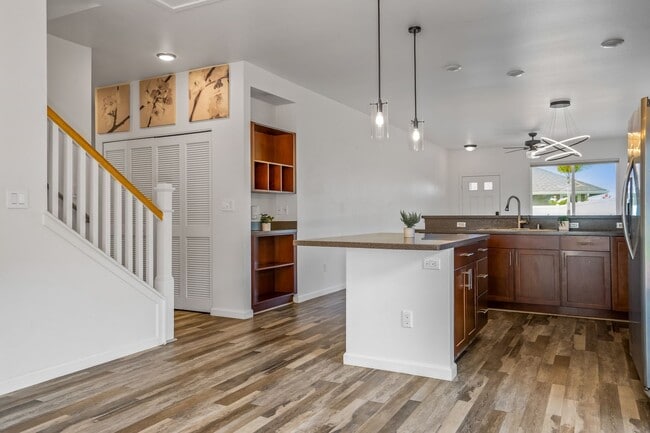 Building Photo - Beautiful Designed Spacious 3 bed/2.5 Bath Home at Kehalani with Ocean Views!