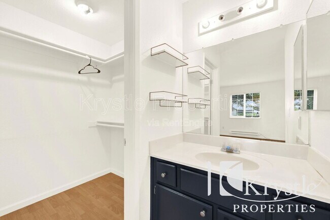 Building Photo - 285 Lighthouse Dr