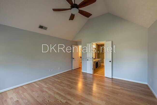 Building Photo - 114 Eagle Glen Dr