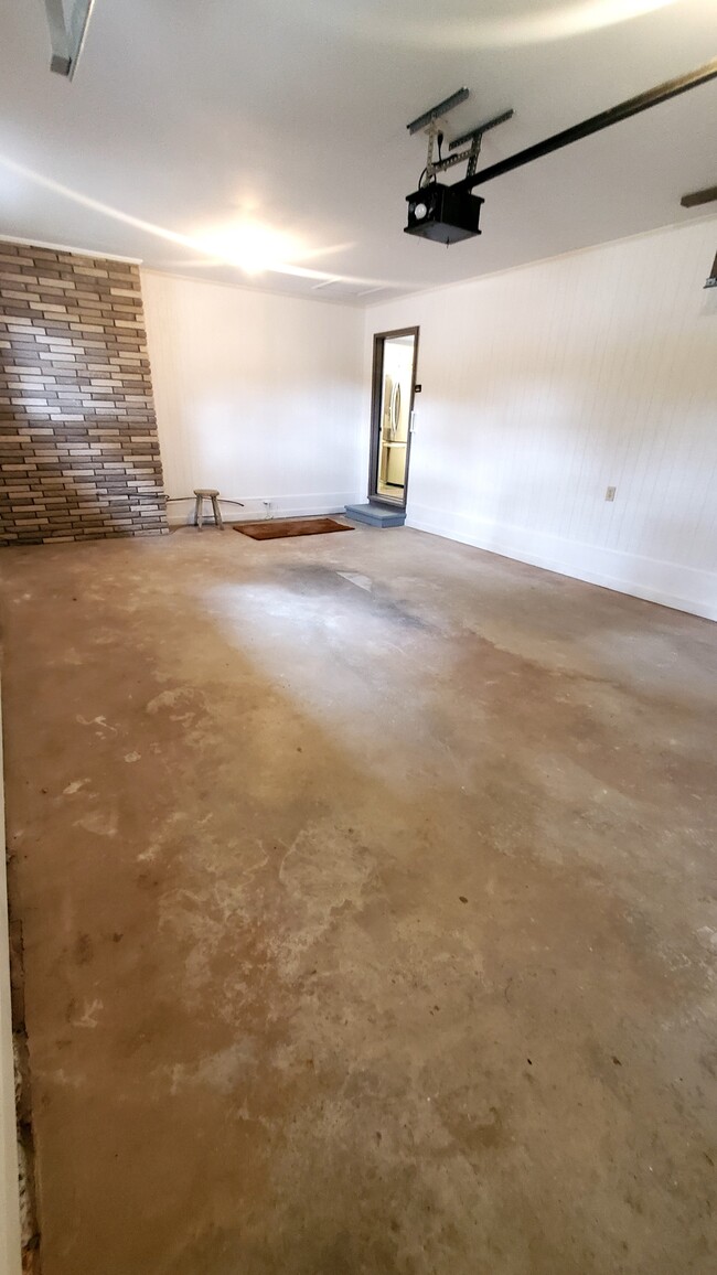Building Photo - 12735 US-221