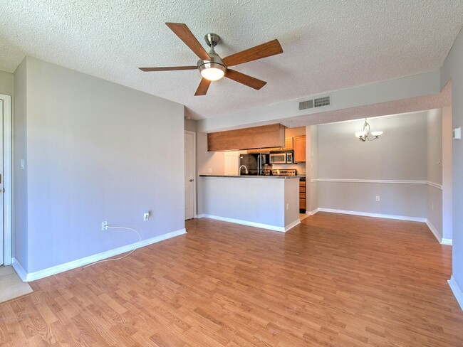 Building Photo - 209 Lake Brook Cir