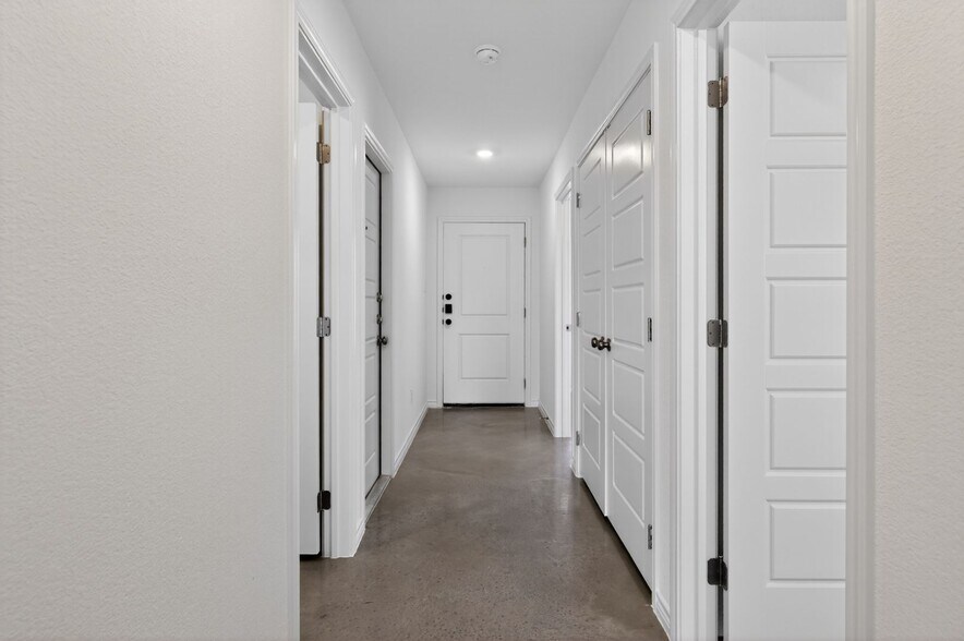 Building Photo - 1255 Concord Dr