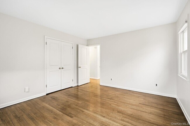 Building Photo - 222 Park Ave