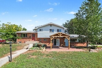 Building Photo - 1200 Tulip St