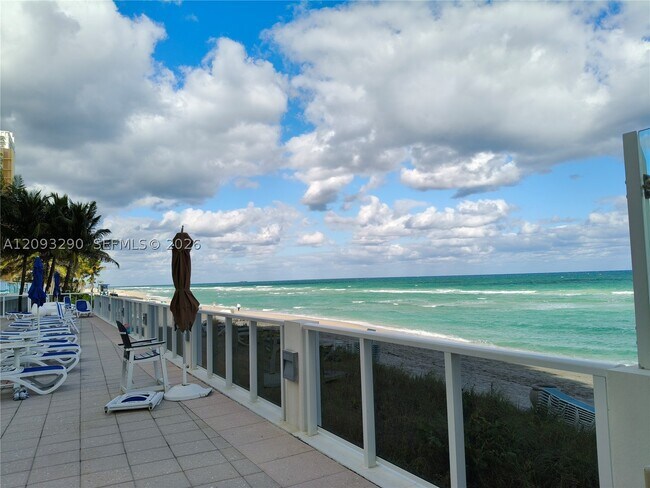Building Photo - 2751 S Ocean Dr