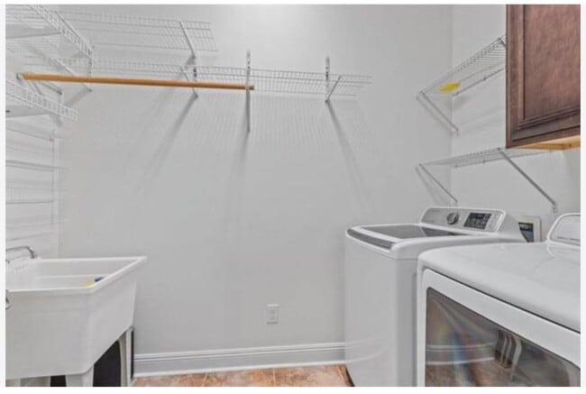 Building Photo - 3895 Jasmine Blvd