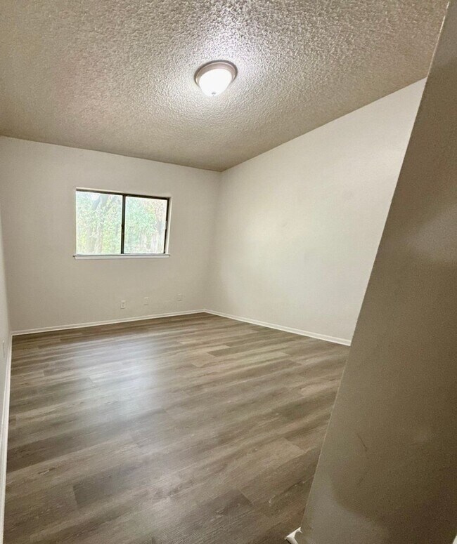 Building Photo - 4315 Lehman Dr