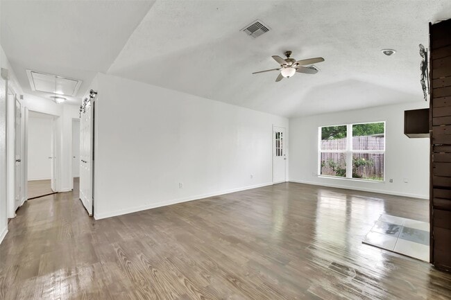 Building Photo - 22102 Breezy Hill Dr