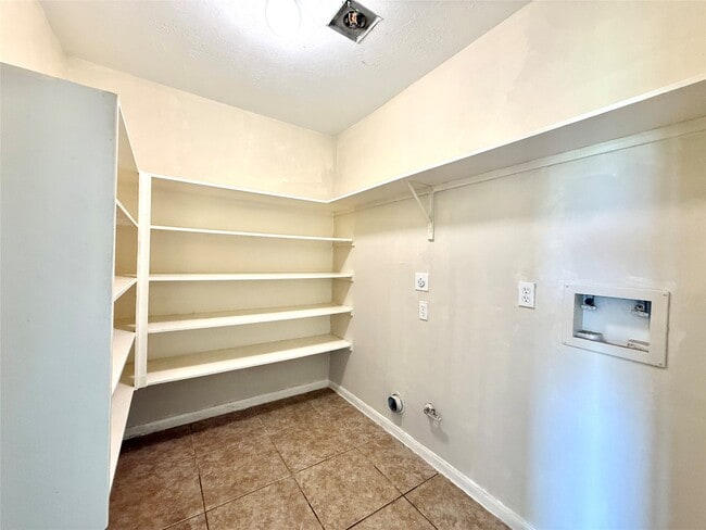 Building Photo - 13706 Audra Ln