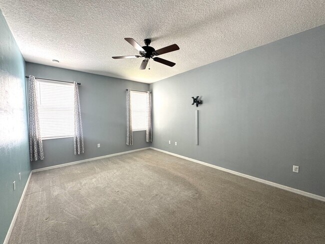 Building Photo - 920 Lost Grove Cir