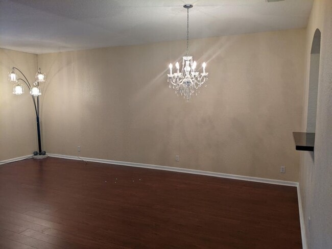 Building Photo - 2226 Oakmont Dr