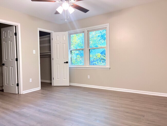 Building Photo - 6813 Glendower Rd