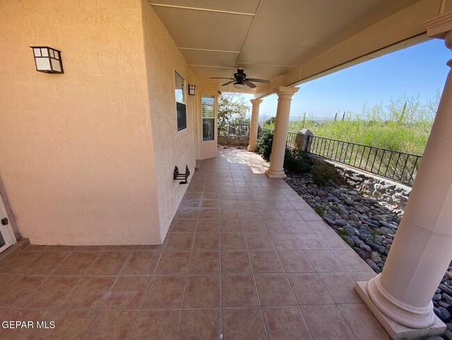Building Photo - 715 Espada Dr