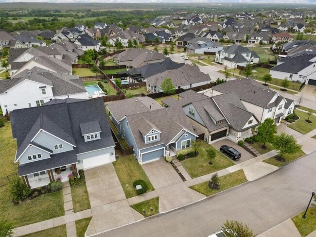Building Photo - 1725 Rolling Heights Ln