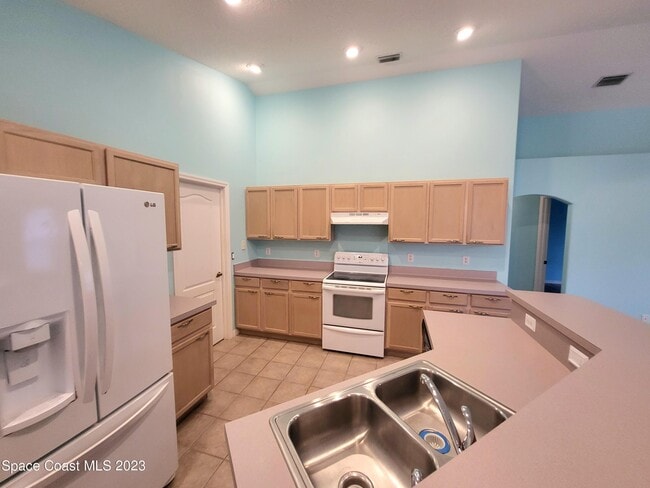 Building Photo - 1573 Laramie Cir