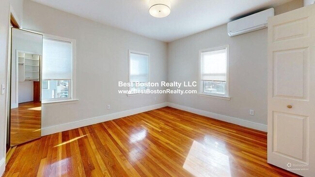 Building Photo - 341 Norfolk St