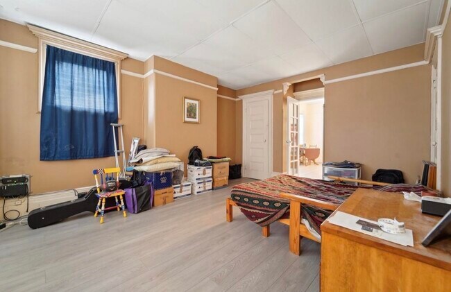 Building Photo - 21-23-23 48th St