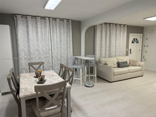 Building Photo - 245 189th Terrace