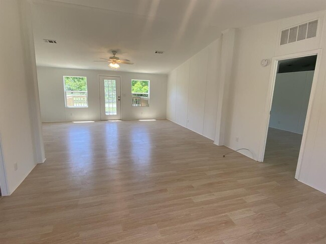 Building Photo - 2740 Citation Dr