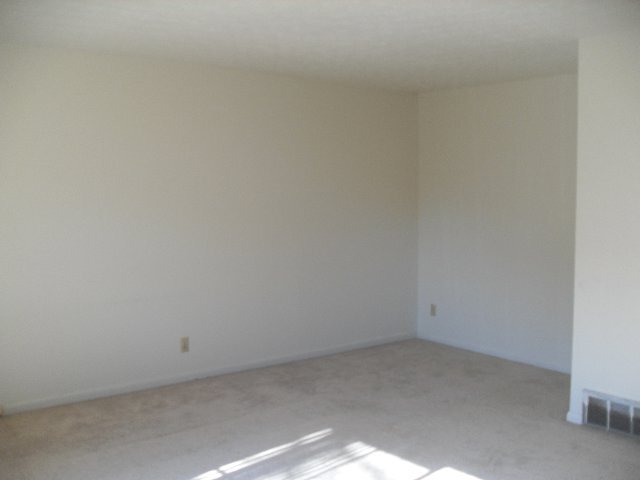 Building Photo - 5058 Hibbs Dr