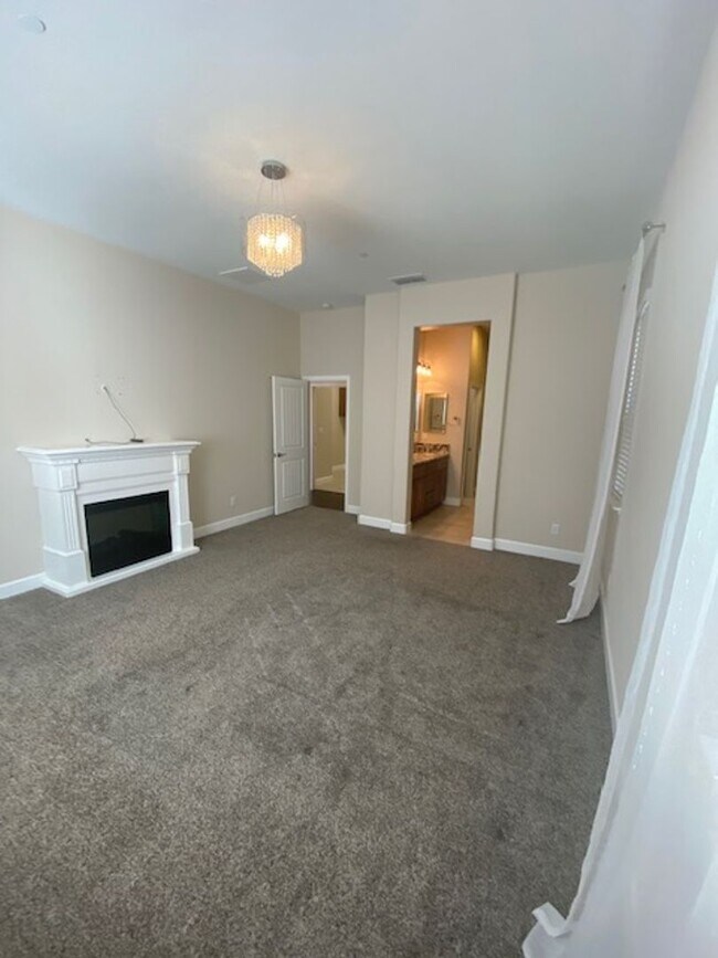Building Photo - 2256 Ranch View Dr