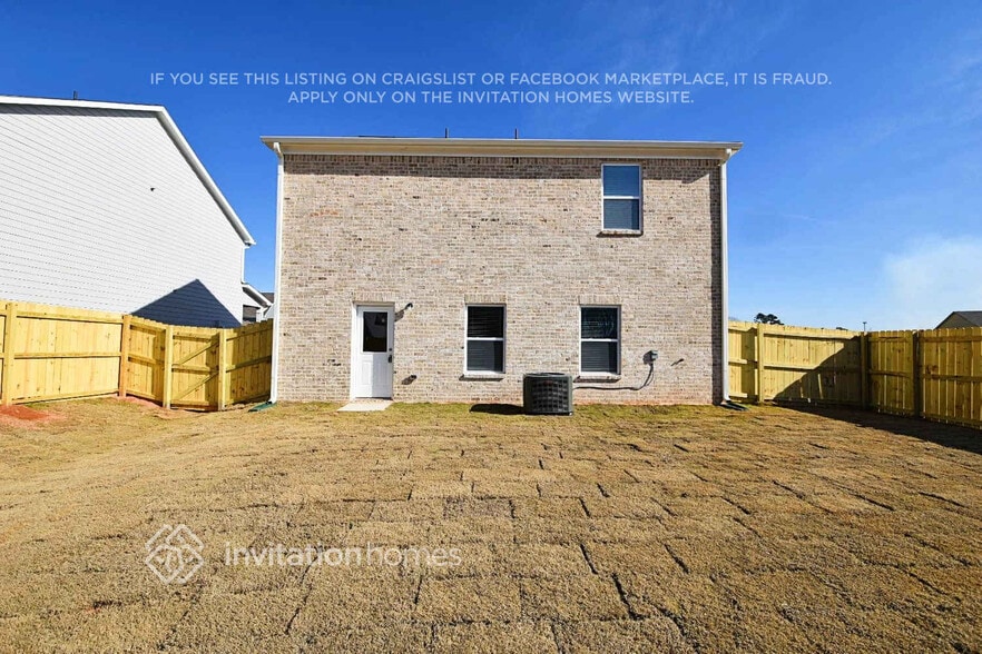 Building Photo - 636 Gleaner Wy